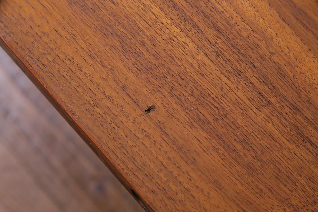 ヴィンテージ家具　北欧ビンテージ　デンマーク製　チーク材　都会的なデザインが魅力的なビューロー(デスク、在宅ワーク、在宅用チェスト)