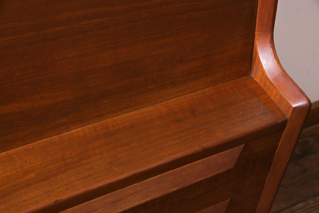 ヴィンテージ家具　北欧ビンテージ　デンマーク製　チーク材　都会的なデザインが魅力的なビューロー(デスク、在宅ワーク、在宅用チェスト)