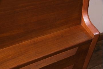 ヴィンテージ家具　北欧ビンテージ　デンマーク製　チーク材　都会的なデザインが魅力的なビューロー(デスク、在宅ワーク、在宅用チェスト)