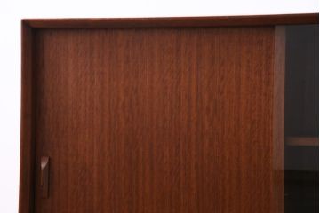 北欧家具　イギリスビンテージ　HERBERT E. GIBBS(ハーバート・E・ギブス)　木のぬくもりと洗練されたデザインが魅力のキャビネット(収納棚、本棚、サイドボード)