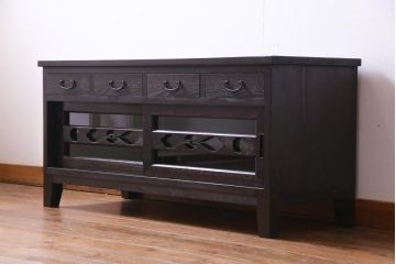 ラフジュ工房オリジナル　古建具リメイク　趣ある透かし彫りが和の風情感じる引き出し付きローボード(戸棚、収納棚、テレビボード)