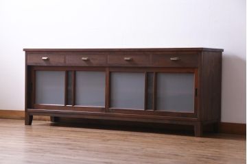 ラフジュ工房オリジナル　古い建具の枠が味わい深い横長のリビングボード(収納棚、戸棚)