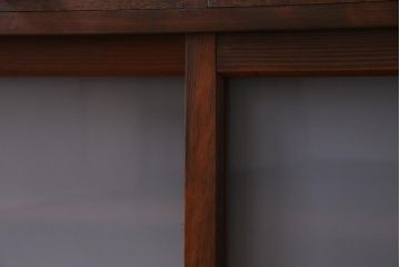 ラフジュ工房オリジナル　古い建具の枠が味わい深い横長のリビングボード(収納棚、戸棚)
