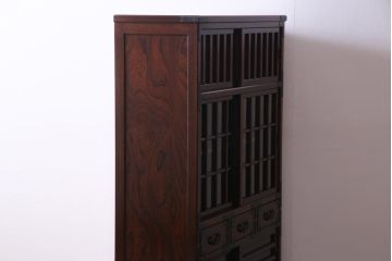 中古　志太民芸家具　モダンなガラス引き戸が魅力的な格子茶たんす(水屋、和箪笥)