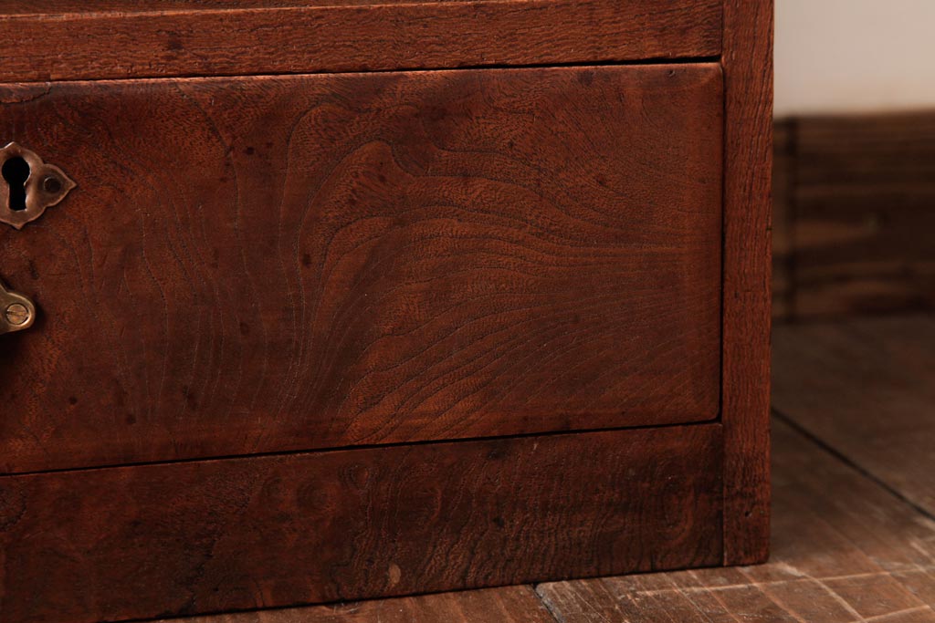 アンティーク雑貨　和製アンティーク　高級品!　三方ケヤキ材　鮮明な杢目が魅力の書箱(収納箱、収納棚)