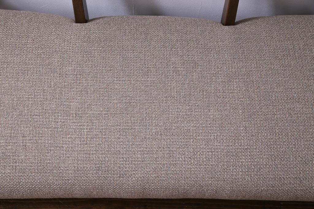 ヴィンテージ家具　ビンテージ　神戸家具　永田良介商店　シックな雰囲気漂う上質な作りの3人掛けソファ