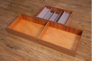 ヴィンテージ家具　北欧ビンテージ　G-plan(ジープラン)　Brass-fitted(ブラス フィッティド)　New Tora(ニュー トーラ)　チーク材　スタイリッシュな雰囲気が魅力的なサイドボード(サイドキャビネット)