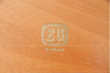 ヴィンテージ家具　北欧ビンテージ　G-plan(ジープラン)　Brass-fitted(ブラス フィッティド)　New Tora(ニュー トーラ)　チーク材　スタイリッシュな雰囲気が魅力的なサイドボード(サイドキャビネット)