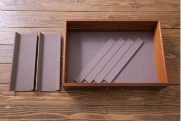 ヴィンテージ家具　北欧ビンテージ　G-plan(ジープラン)　Brass-fitted(ブラス フィッティド)　New Tora(ニュー トーラ)　チーク材　スタイリッシュな雰囲気が魅力的なサイドボード(サイドキャビネット)