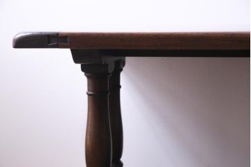 アンティーク家具　イギリス製　オーク無垢材　クラシカルな空間にも合うアンティーク調の6人掛けダイニングテーブル