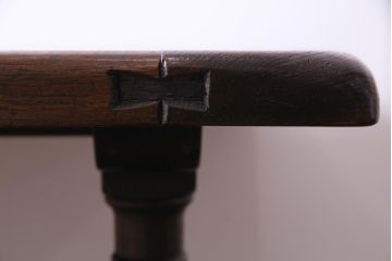 アンティーク家具　イギリス製　オーク無垢材　クラシカルな空間にも合うアンティーク調の6人掛けダイニングテーブル