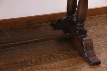 アンティーク家具　イギリス製　オーク無垢材　クラシカルな空間にも合うアンティーク調の6人掛けダイニングテーブル