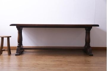 アンティーク家具　イギリス製　オーク無垢材　クラシカルな空間にも合うアンティーク調の6人掛けダイニングテーブル