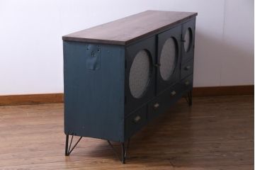 ペイント家具　ダイヤガラス入り　丸窓がおしゃれな鉄脚リビングボード(収納棚、テレビボード)