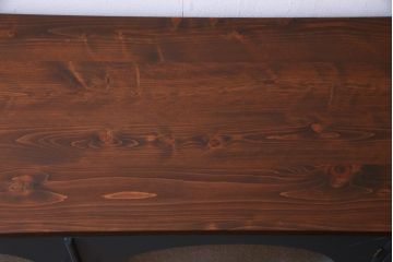 ペイント家具　ダイヤガラス入り　丸窓がおしゃれな鉄脚リビングボード(収納棚、テレビボード)