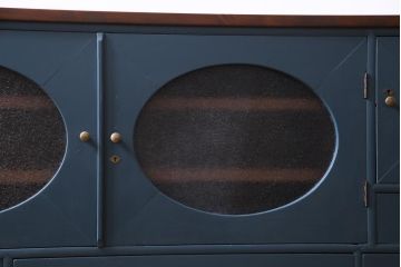 ペイント家具　ダイヤガラス入り　丸窓がおしゃれな鉄脚リビングボード(収納棚、テレビボード)