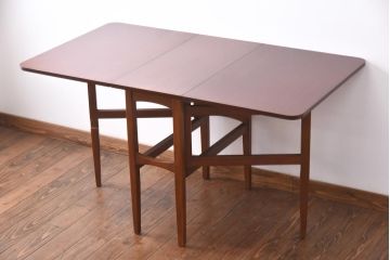 ヴィンテージ家具　北欧ビンテージ　チーク材　おしゃれで便利なバタフライテーブル(エクステンションテーブル、カフェテーブル)