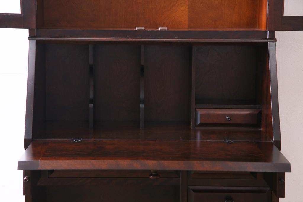 中古　北海道民芸家具　深みのある美しい木肌が上品な雰囲気漂うビューローブックケース(ライティングビューロー、机、本箱、収納棚)(定価約49万円)