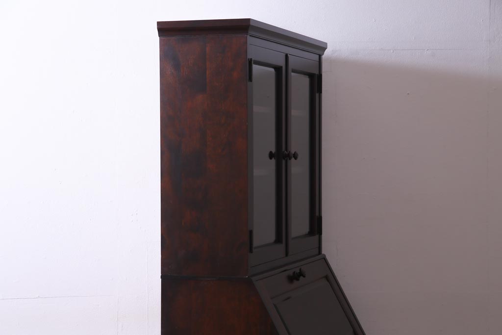 中古　北海道民芸家具　深みのある美しい木肌が上品な雰囲気漂うビューローブックケース(ライティングビューロー、机、本箱、収納棚)(定価約49万円)