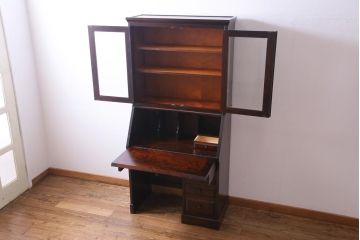 中古　北海道民芸家具　深みのある美しい木肌が上品な雰囲気漂うビューローブックケース(ライティングビューロー、机、本箱、収納棚)(定価約49万円)