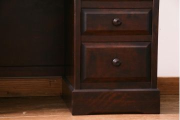 中古　北海道民芸家具　深みのある美しい木肌が上品な雰囲気漂うビューローブックケース(ライティングビューロー、机、本箱、収納棚)(定価約49万円)