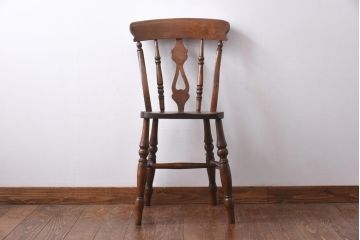 アンティーク家具　イギリスアンティーク　木のぬくもりと品のある佇まいが魅力的なチェア(ダイニングチェア、板座チェア)(1)