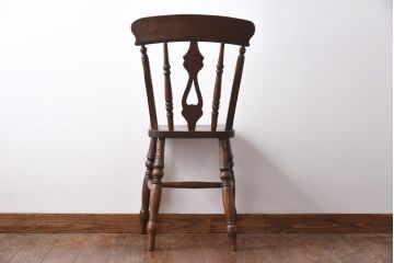 アンティーク家具　イギリスアンティーク　木のぬくもりと品のある佇まいが魅力的なチェア(ダイニングチェア、板座チェア)(1)