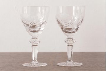 中古　MEISSEN(マイセン)　ブルーオニオン　グラヴィール彫刻が目を引くペアゴブレット(グラス)