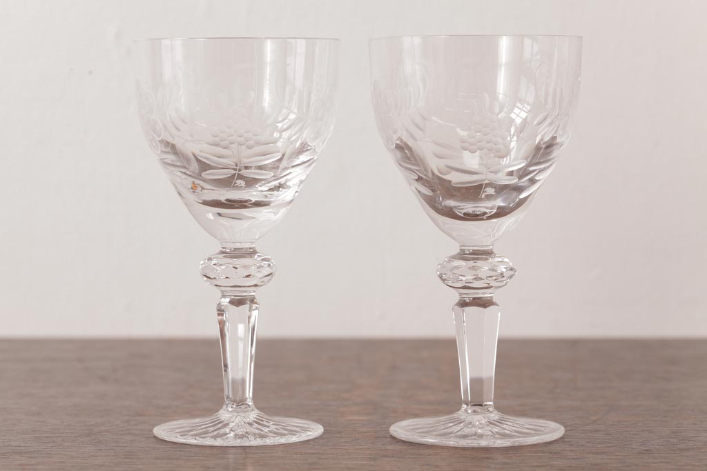 中古　MEISSEN(マイセン)　ブルーオニオン　グラヴィール彫刻が目を引くペアゴブレット(グラス)