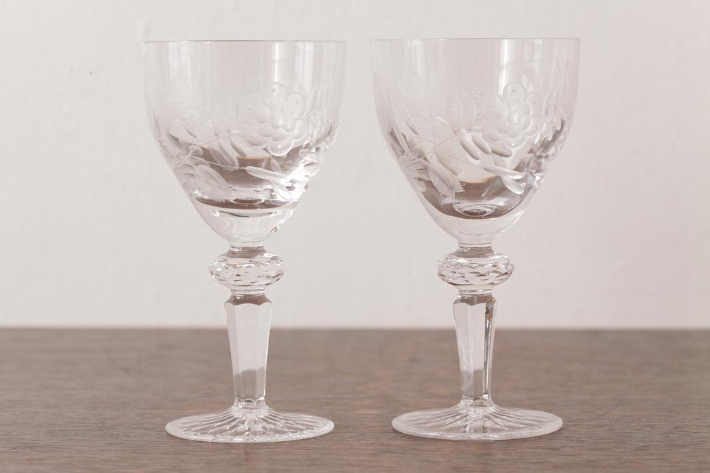 中古　MEISSEN(マイセン)　ブルーオニオン　グラヴィール彫刻が目を引くペアゴブレット(グラス)