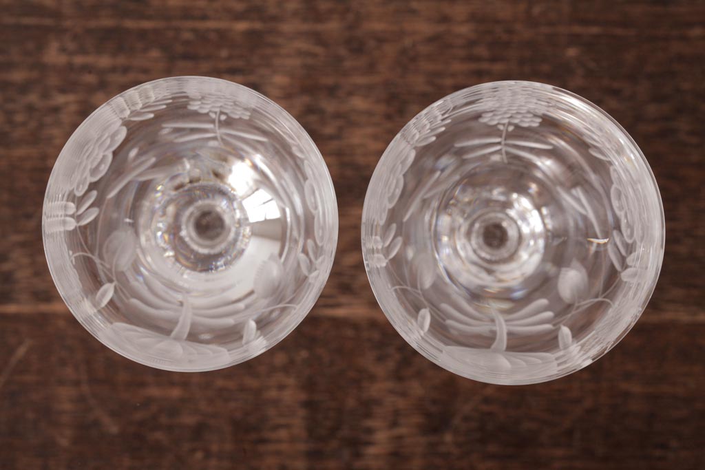 中古　MEISSEN(マイセン)　ブルーオニオン　グラヴィール彫刻が目を引くペアゴブレット(グラス)