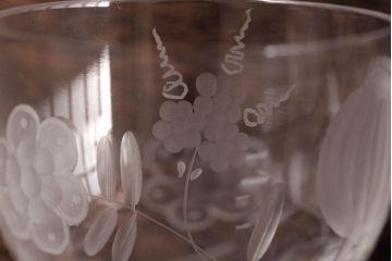 中古　MEISSEN(マイセン)　ブルーオニオン　グラヴィール彫刻が目を引くペアゴブレット(グラス)