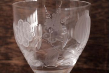 中古　MEISSEN(マイセン)　ブルーオニオン　グラヴィール彫刻が目を引くペアゴブレット(グラス)