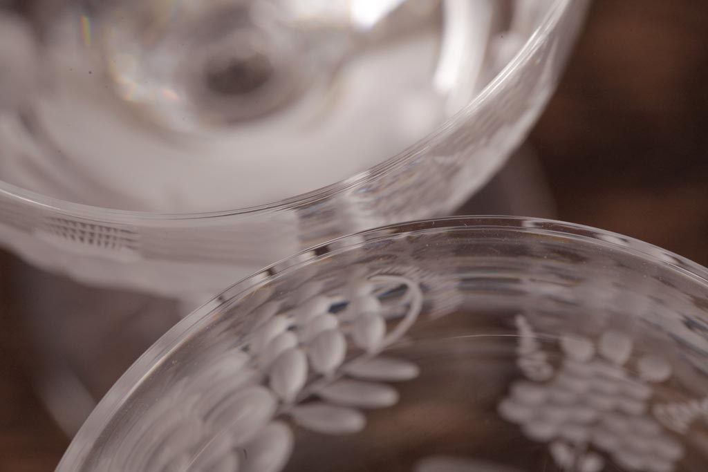 中古　MEISSEN(マイセン)　ブルーオニオン　グラヴィール彫刻が目を引くペアゴブレット(グラス)