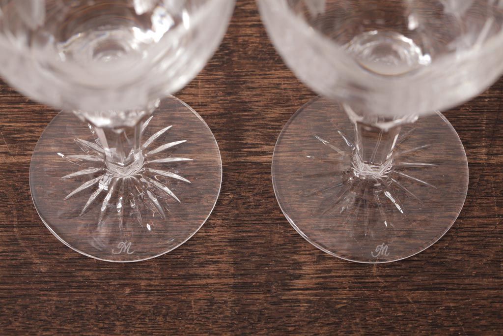 中古　MEISSEN(マイセン)　ブルーオニオン　グラヴィール彫刻が目を引くペアゴブレット(グラス)