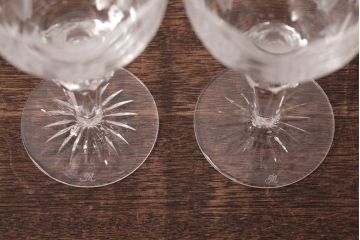 中古　MEISSEN(マイセン)　ブルーオニオン　グラヴィール彫刻が目を引くペアゴブレット(グラス)