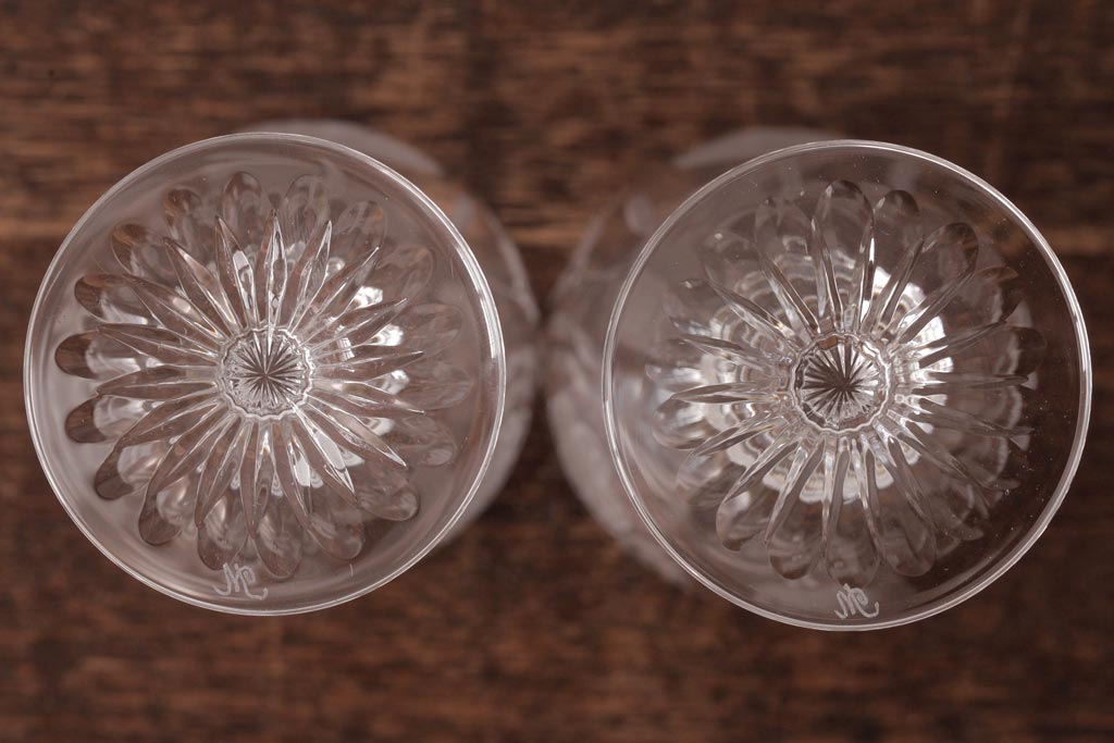 中古　MEISSEN(マイセン)　ブルーオニオン　グラヴィール彫刻が目を引くペアゴブレット(グラス)