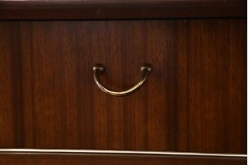 ヴィンテージ家具　北欧ビンテージ　G-PLAN　BBシリーズ　引き手がおしゃれな雰囲気を高めるサイドボード(リビングボード、収納棚)(1)