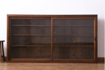 レトロ家具　和製アンティーク　大正昭和初期　前面ナラ材　レトロな佇まいが味わい深い薄型のガラス収納棚(戸棚、サイドボード)