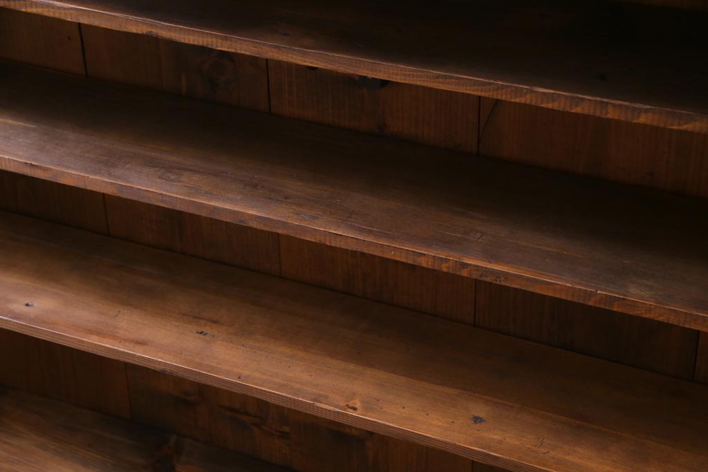 レトロ家具　和製アンティーク　大正昭和初期　前面ナラ材　レトロな佇まいが味わい深い薄型のガラス収納棚(戸棚、サイドボード)