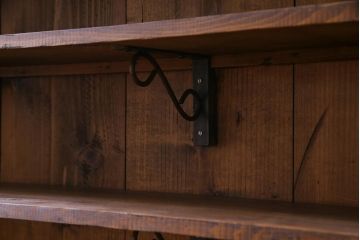 レトロ家具　和製アンティーク　大正昭和初期　前面ナラ材　レトロな佇まいが味わい深い薄型のガラス収納棚(戸棚、サイドボード)