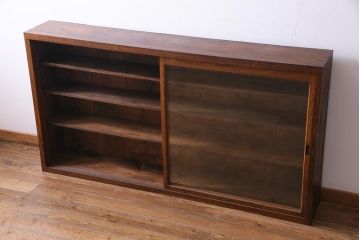 レトロ家具　和製アンティーク　大正昭和初期　前面ナラ材　レトロな佇まいが味わい深い薄型のガラス収納棚(戸棚、サイドボード)