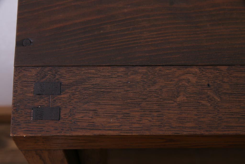 レトロ家具　和製アンティーク　大正昭和初期　前面ナラ材　レトロな佇まいが味わい深い薄型のガラス収納棚(戸棚、サイドボード)