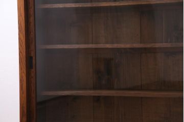 レトロ家具　和製アンティーク　大正昭和初期　前面ナラ材　レトロな佇まいが味わい深い薄型のガラス収納棚(戸棚、サイドボード)