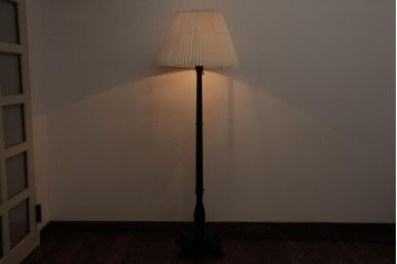 中古　松本民芸家具　上質さを際立たせるデザインのA型フロアスタンド(照明)
