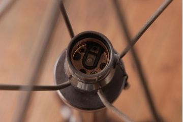 中古　松本民芸家具　上質さを際立たせるデザインのA型フロアスタンド(照明)