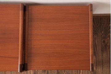 ヴィンテージ家具　北欧ビンテージ　チーク材の褐色が温もり溢れるネストテーブル(サイドテーブル)