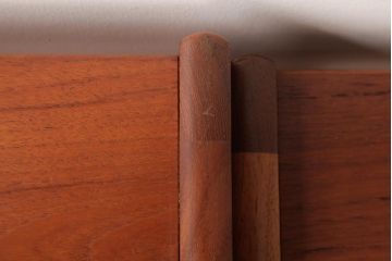 ヴィンテージ家具　北欧ビンテージ　チーク材の褐色が温もり溢れるネストテーブル(サイドテーブル)