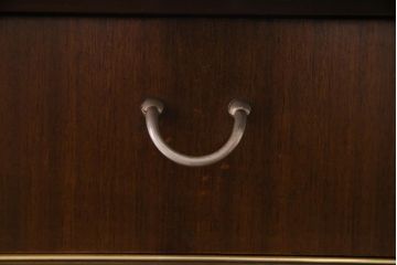 ヴィンテージ家具　北欧ビンテージ　G-PLAN　BBシリーズ　ブラックの脚がおしゃれなサイドボード(リビングボード、収納棚)(1)