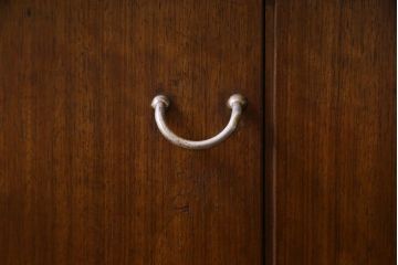 ヴィンテージ家具　北欧ビンテージ　G-PLAN　BBシリーズ　ブラックの脚がおしゃれなサイドボード(リビングボード、収納棚)(1)